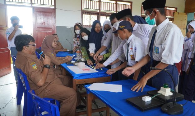 PEMBUKAAN LOMBA CERDAS CERMAT MENYONGSONG HUT SMAN 3 MERAUKE KE 28 TAHUN 2022