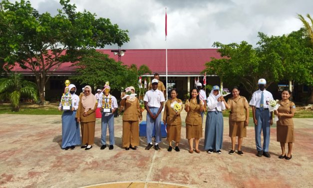 Pembagian hadiah lomba interen sman negeri 3 merauke