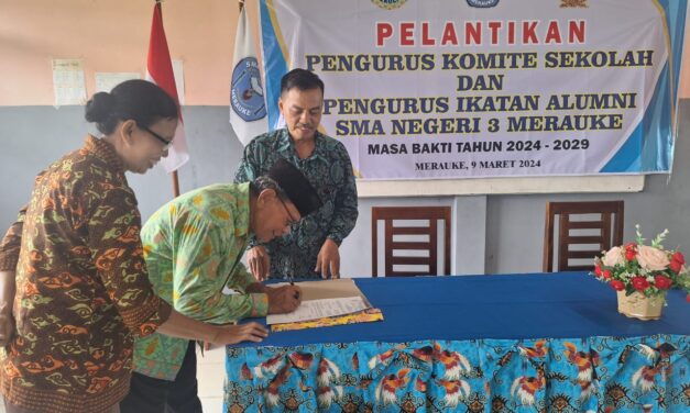 pelantikan pengurus komite sekolah dan pengurus ikatan alumni sma negeri 3 merauke masa bakti tahun  2024-2025