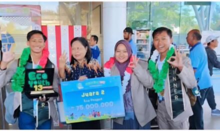 SMA Negeri 3 Merauke keluar sebagai Juara Dua tingkat Nasional pada ajang Lomba Toyota Eco Youth (TEY) setelah mengalahkan sebanyak 1.025 SMA/SMK Se Indonesia dan berhasil masuk di 25 besar babak final.